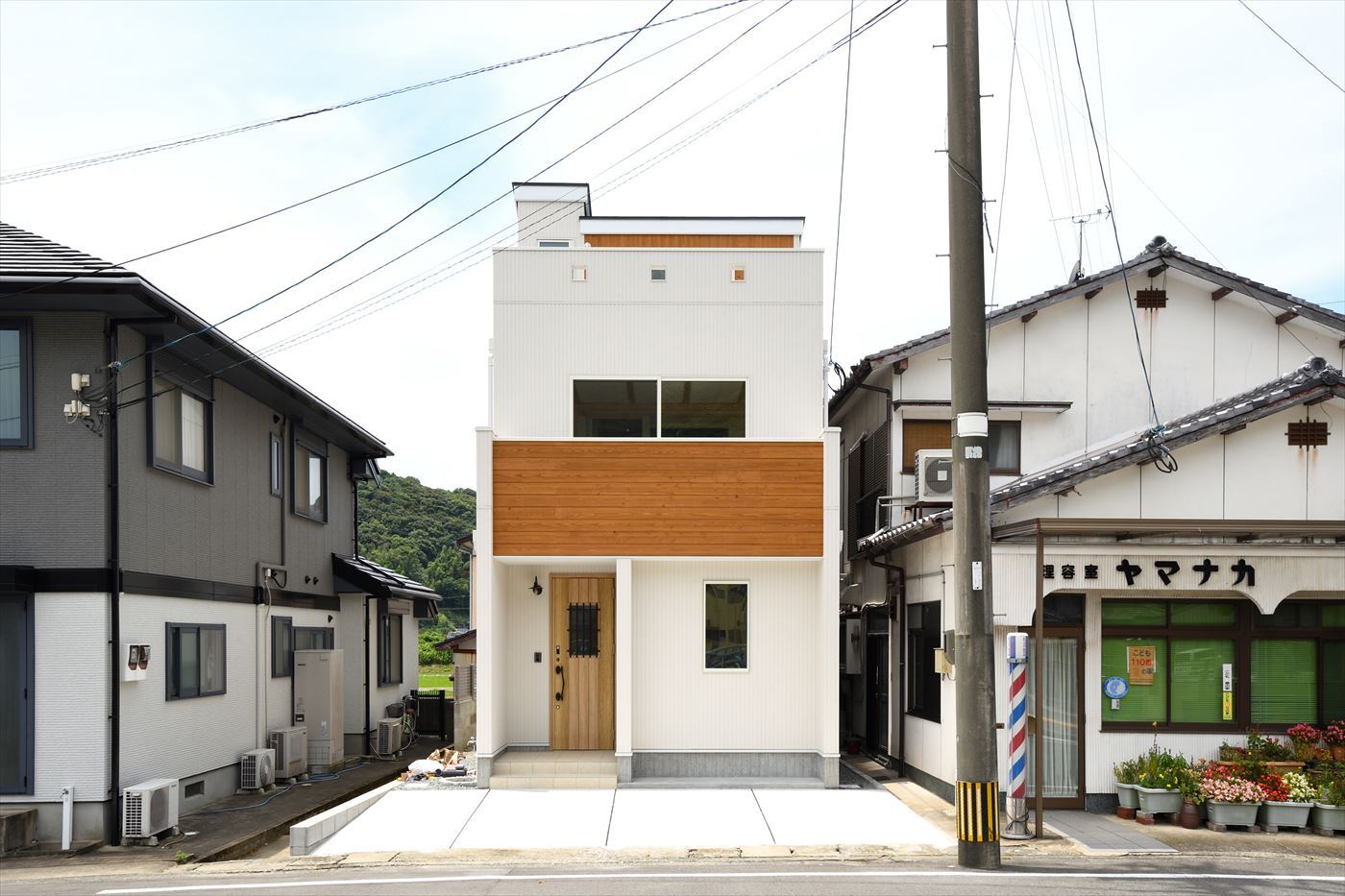庭を屋上に設けて、狭い敷地でも諦めないお家