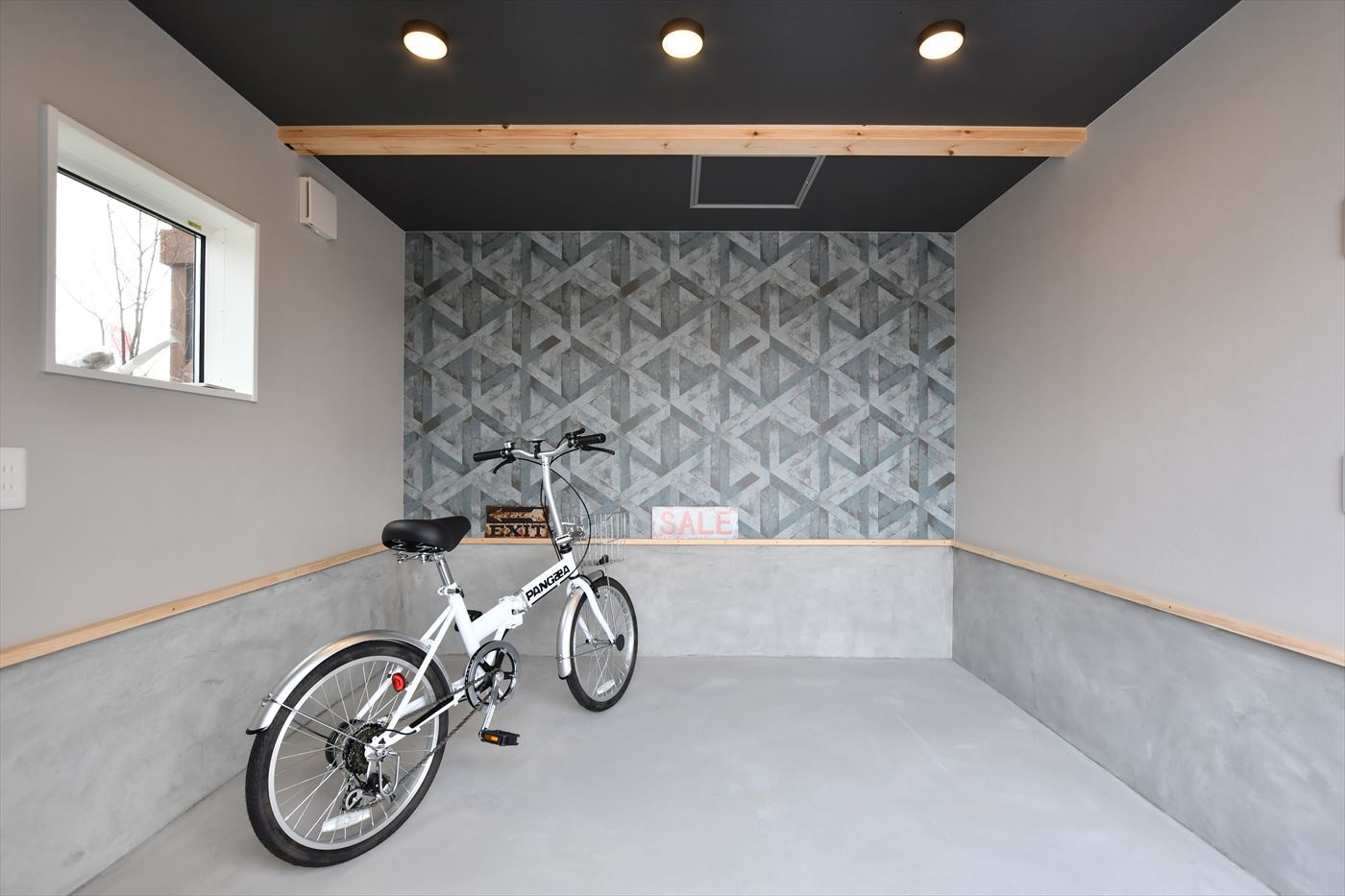 自転車やアウトドアグッズの収納にぴったり！