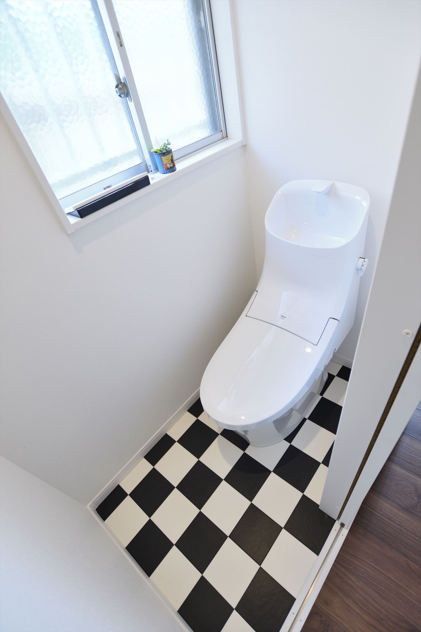 トイレも最新の設備に変更